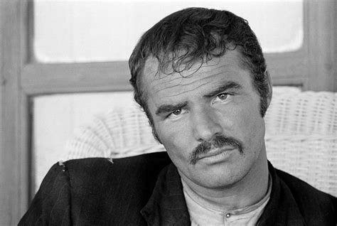 En rättvis strid för kärlek och hämnd! En westernklassiker med Burt Reynolds i en ikonisk roll!