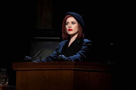 Varför inte Witness for the Prosecution - En gripande rättsdrama med spännande vändningar och briljant skådespeleri?